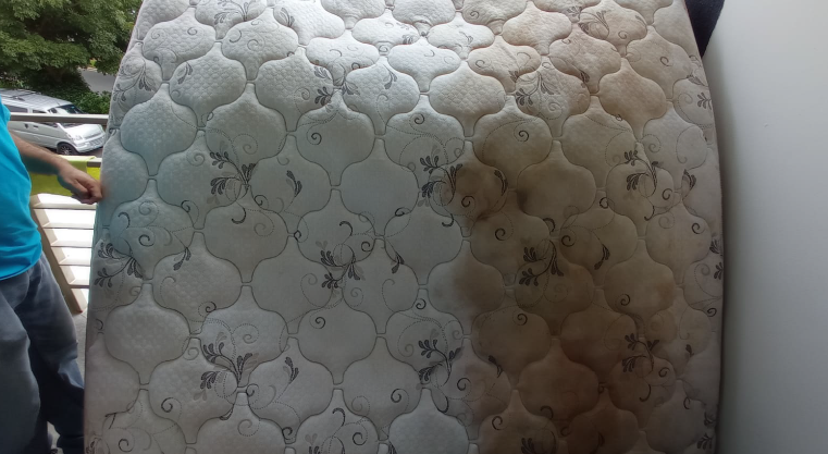 Servicio de limpieza profunda de colchones a domicilio.