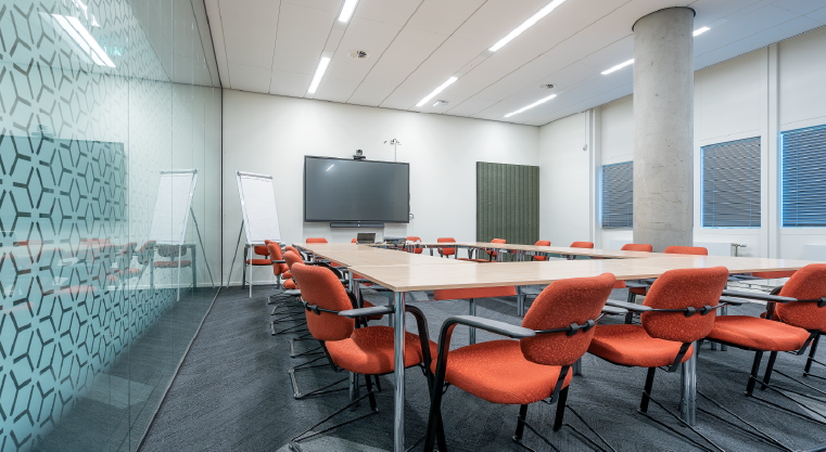 Servicio de limpieza (outsourcing) de oficinas y residencias.